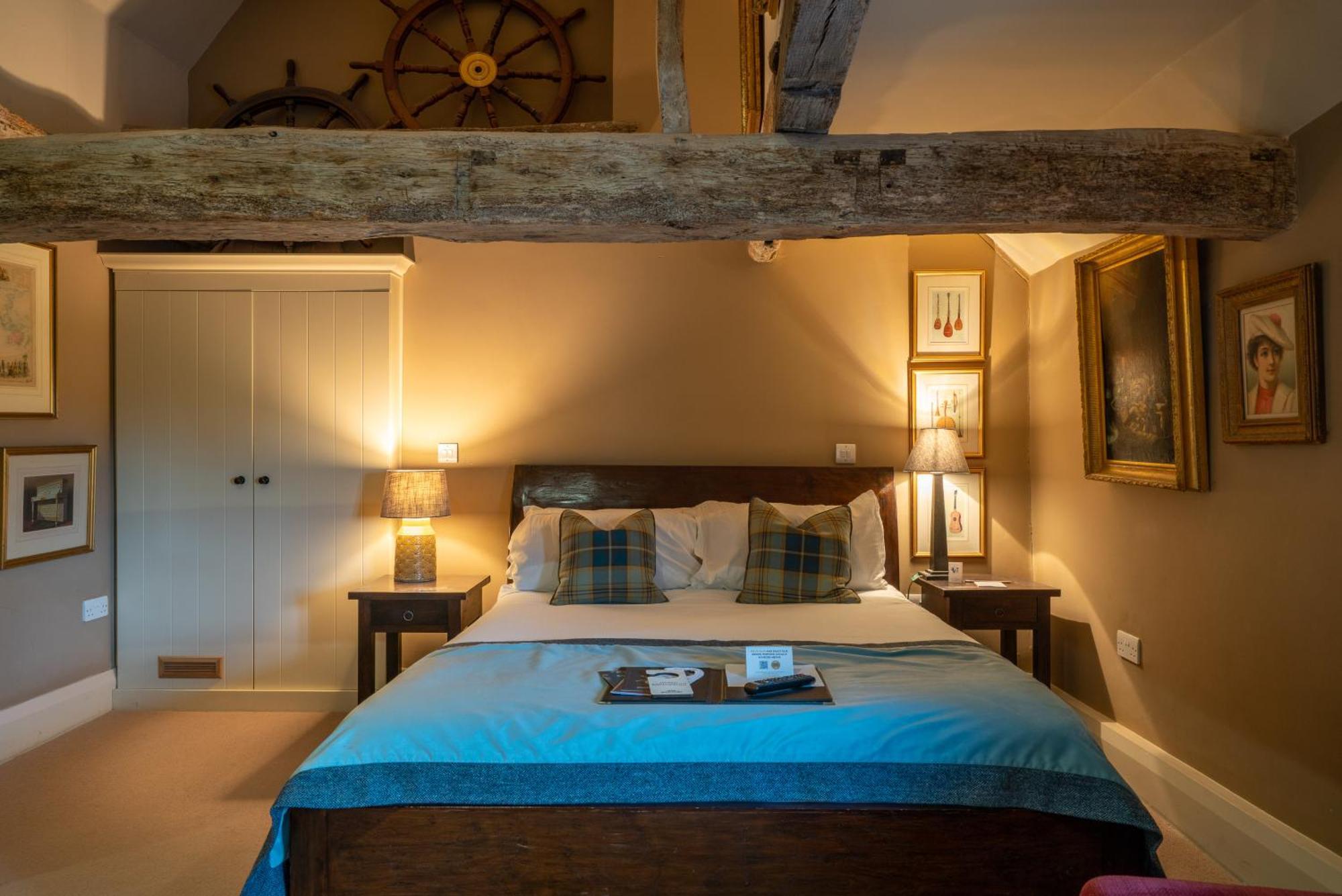 The Anchor Inn Lower Froyle Экстерьер фото