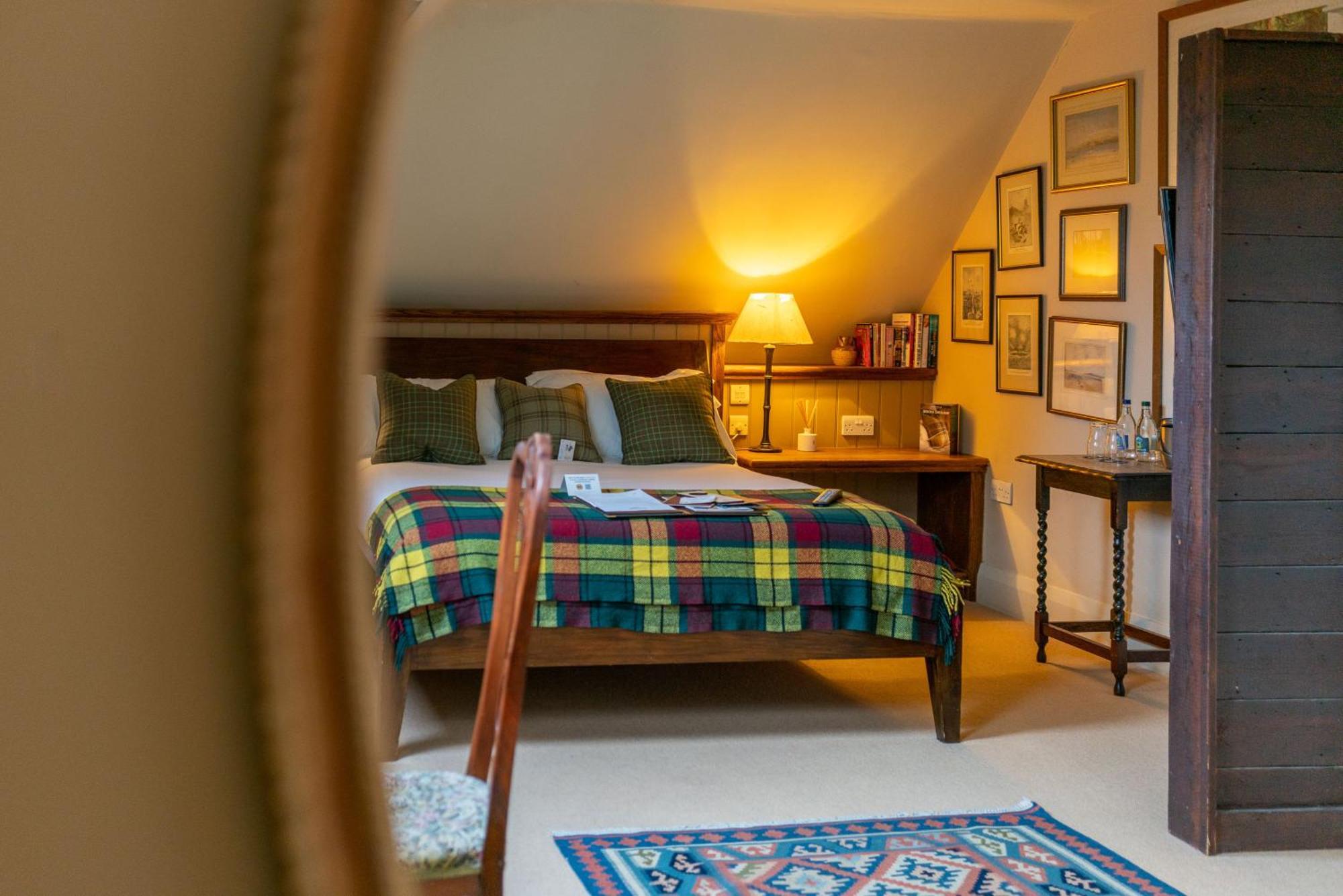 The Anchor Inn Lower Froyle Экстерьер фото
