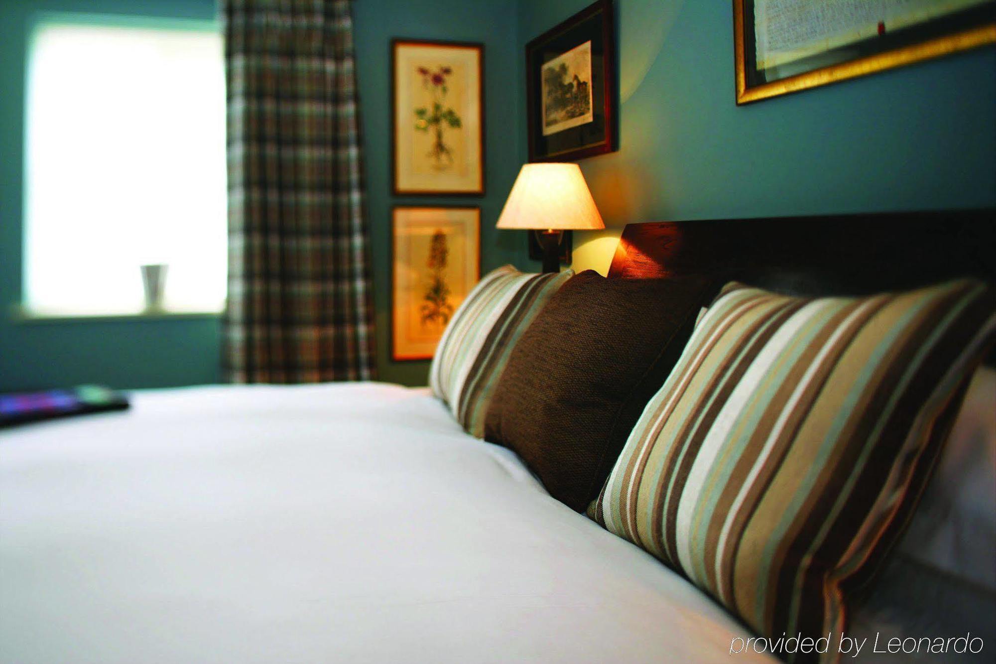 The Anchor Inn Lower Froyle Номер фото